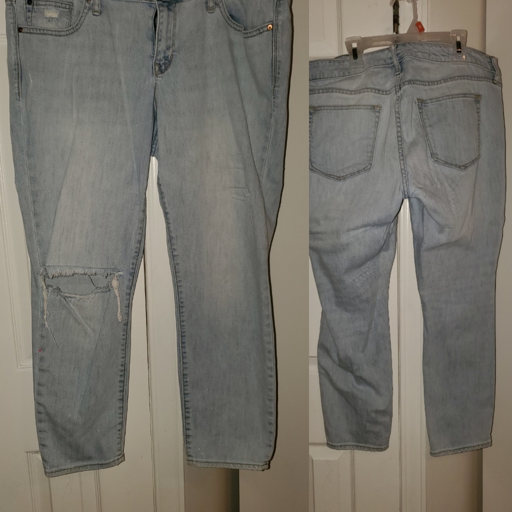 Euc Gap distressed jeans